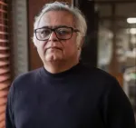 Hansal Mehta shares stylish pictures from shoot; industry friends react saying, 'Star hai tu'
